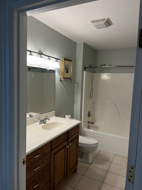 Megs condo bathroom